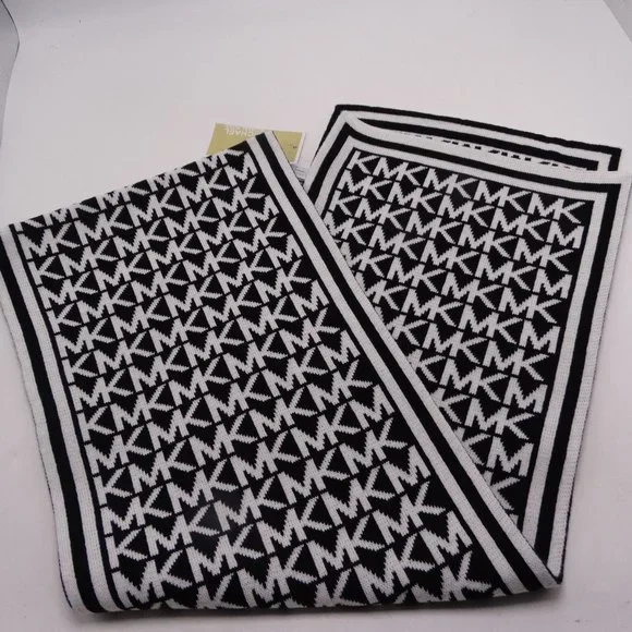 COPY - Michael Kors  Black/Cream  Knit Scarf New with Tag - Picture 2 of 2